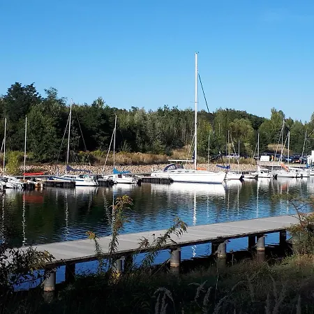 Am Berzdorfer See, Goerlitz, Klein Neundorf, Seestrasse * غورليتز